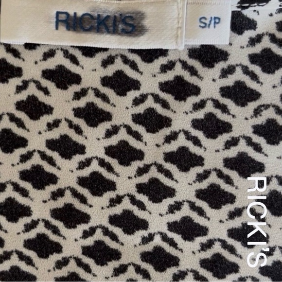 Ricki's Monochrome Patterned Blouse - Picture 9 of 11